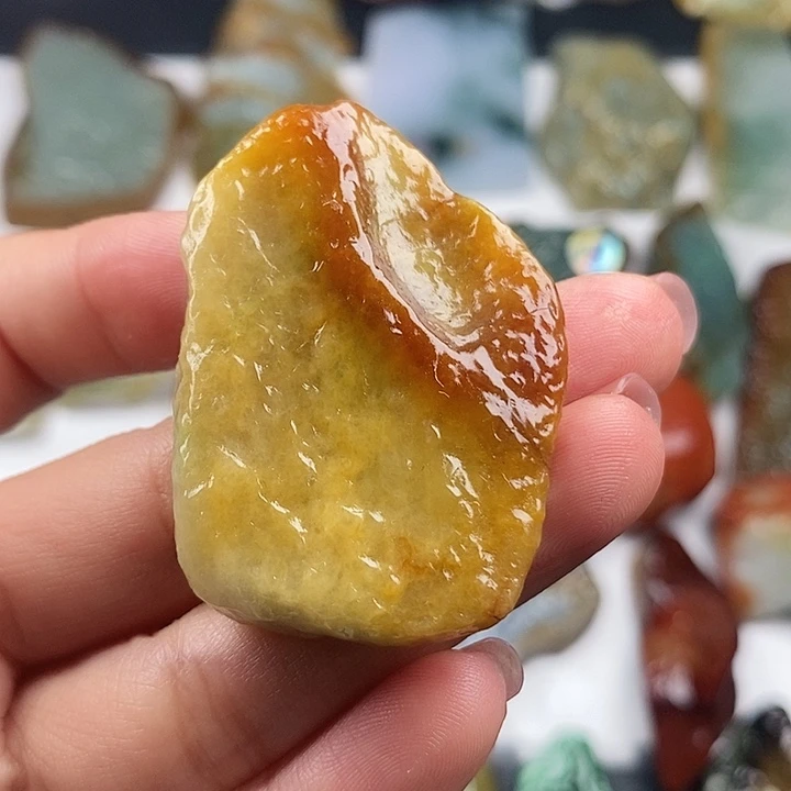 颈饰未镶嵌翡翠天然
