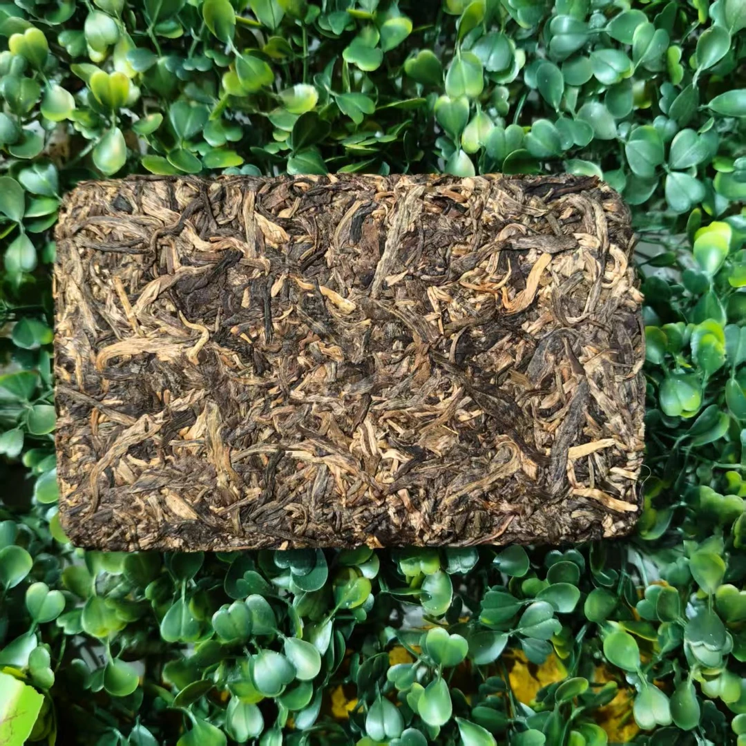 雨腾古茶 大马C回L六星孔雀古树普洱茶250g/砖 生茶