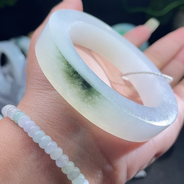 定制翡翠未镶嵌翡翠手镯
