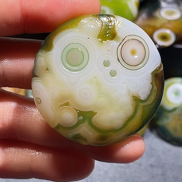 玛瑙/玉髓未镶嵌珠宝奇石
