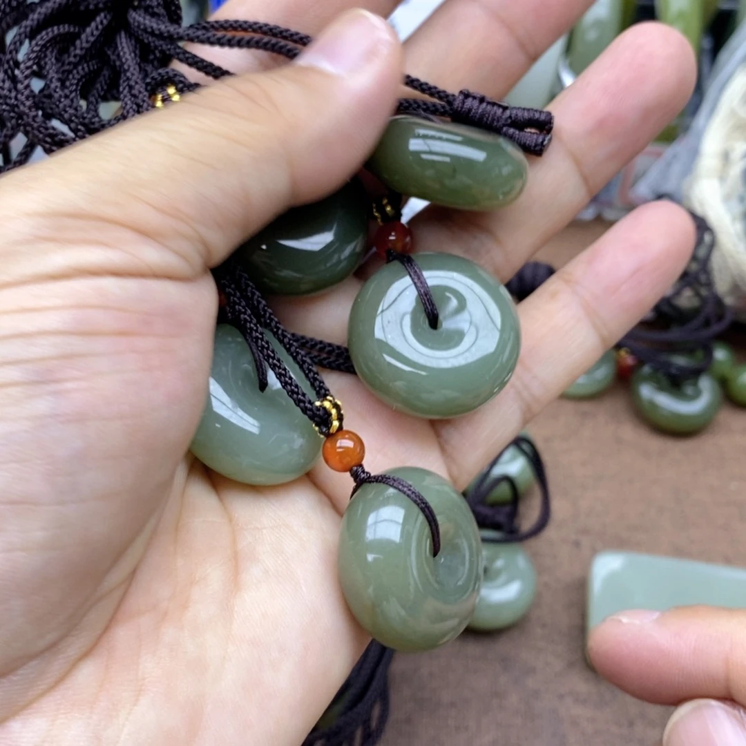 和田玉未镶嵌吊坠(不含链)