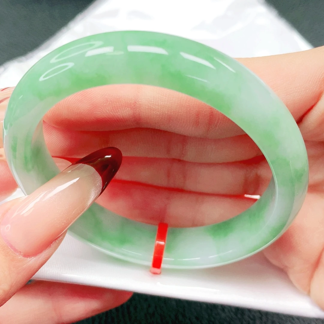 翡翠未镶嵌手镯56贵