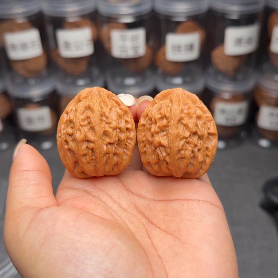 文玩核桃把件红锦鲤