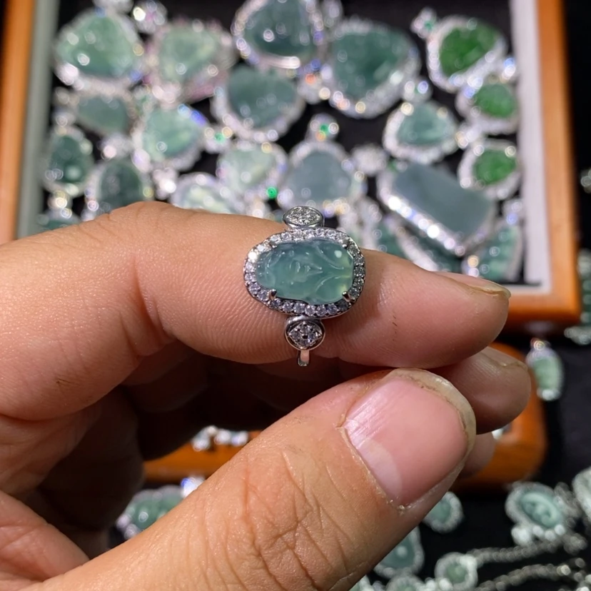 【闪购商品】翡翠颈饰未镶嵌天然