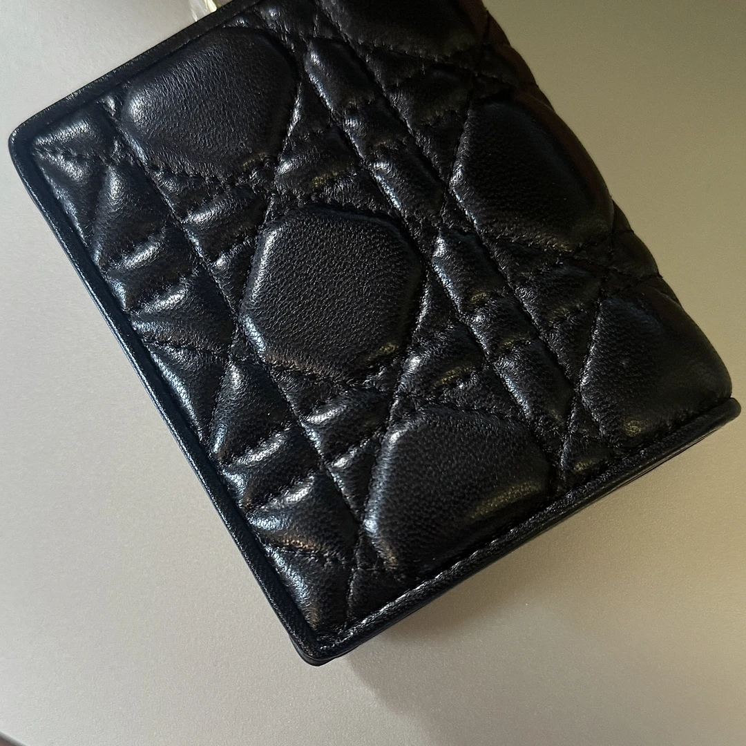 D卡包时尚真皮简约菱格进口牛皮卡包零钱包