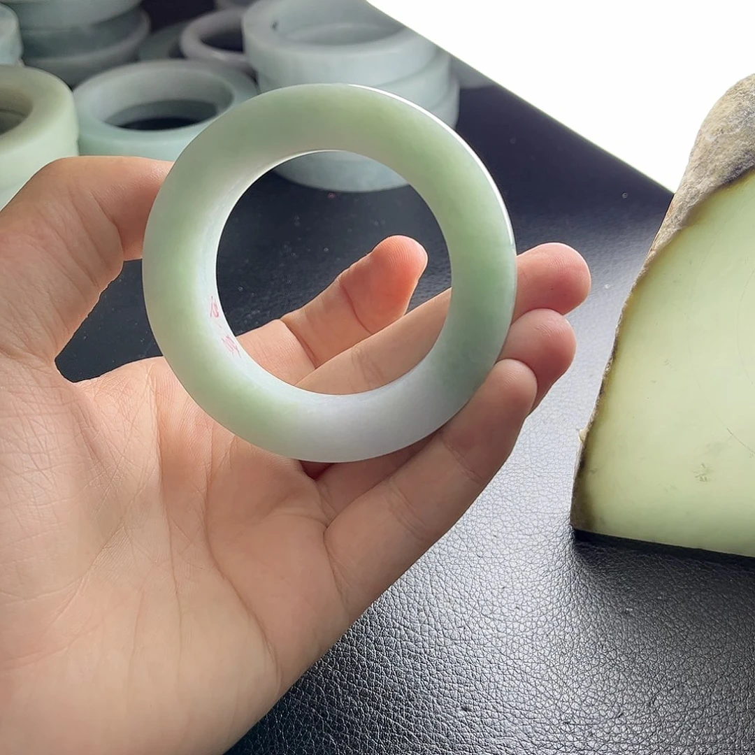 定制翡翠手镯未镶嵌?***e