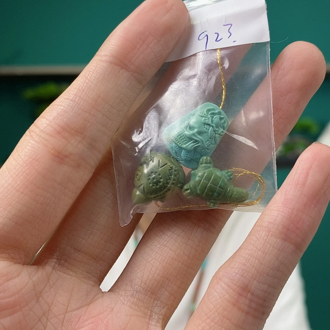 绿松石未镶嵌珠宝奇石