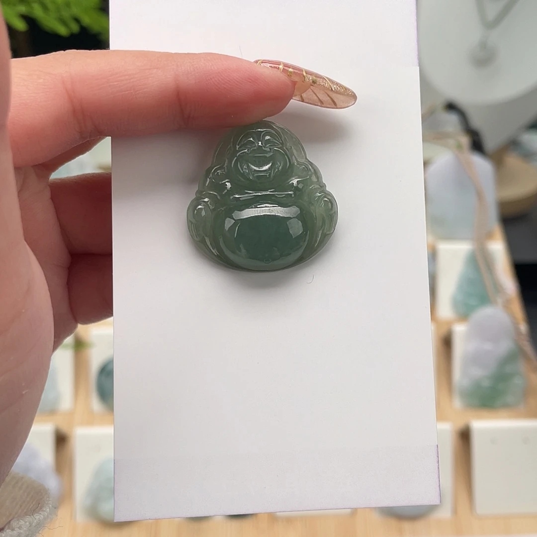 翡翠未镶嵌颈饰佛公