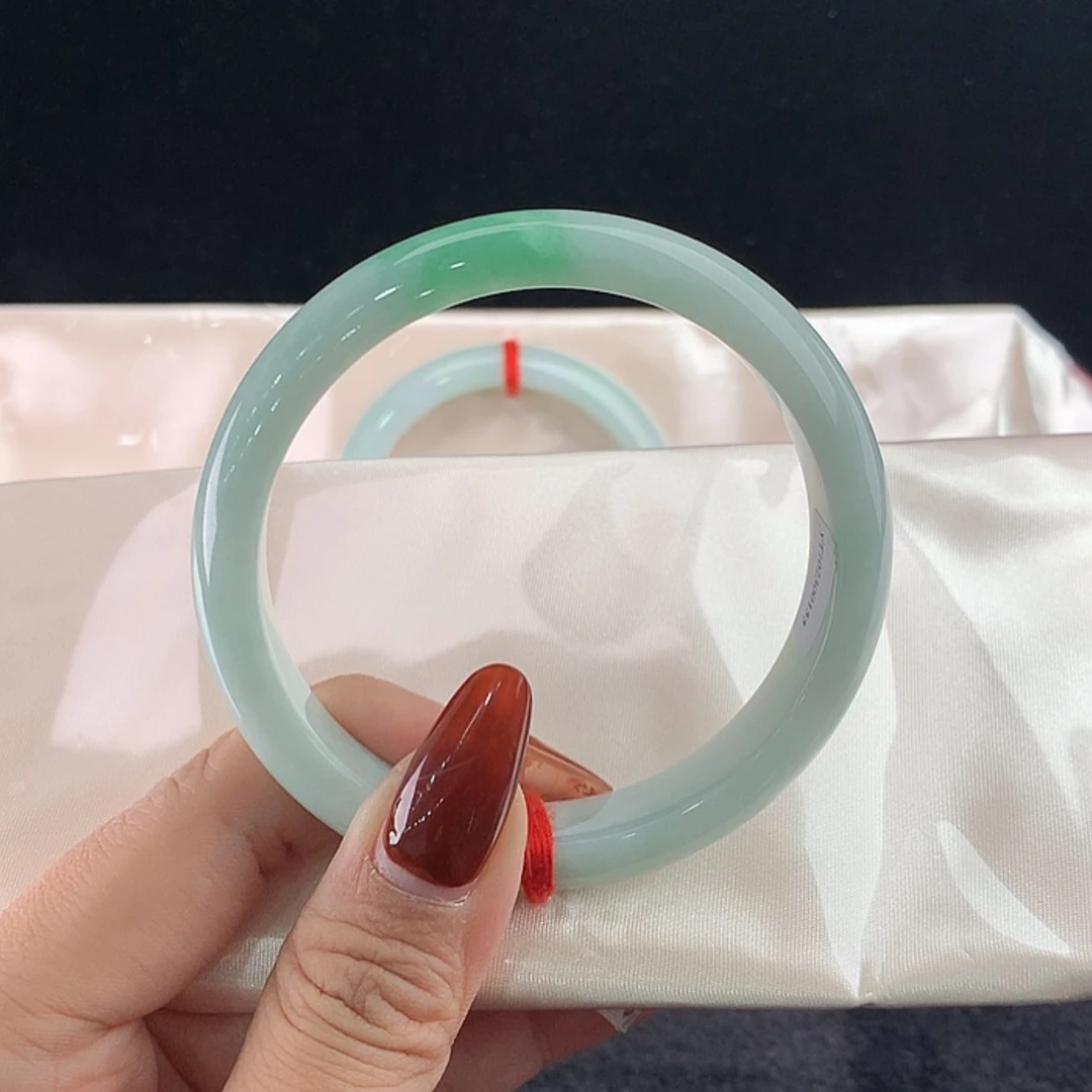 【闪购商品】未镶嵌手镯翡翠正62