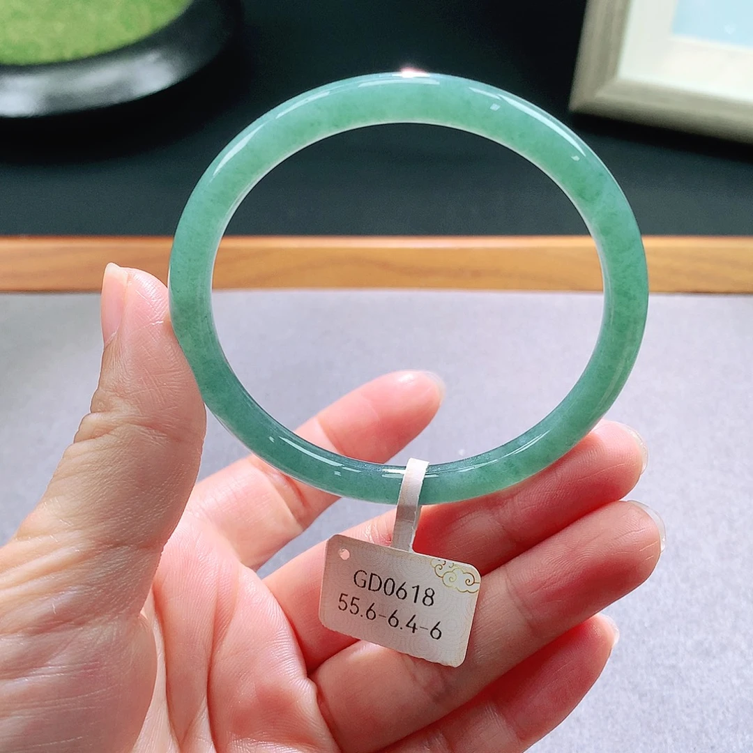 未镶嵌手镯翡翠天然翡翠手镯a货