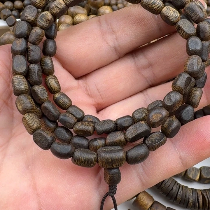 用***8手串沉香张勺子手串13克加