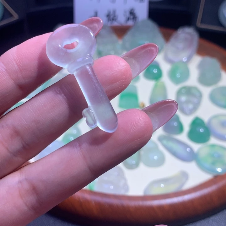 福****司缅甸翡翠冰底钥匙