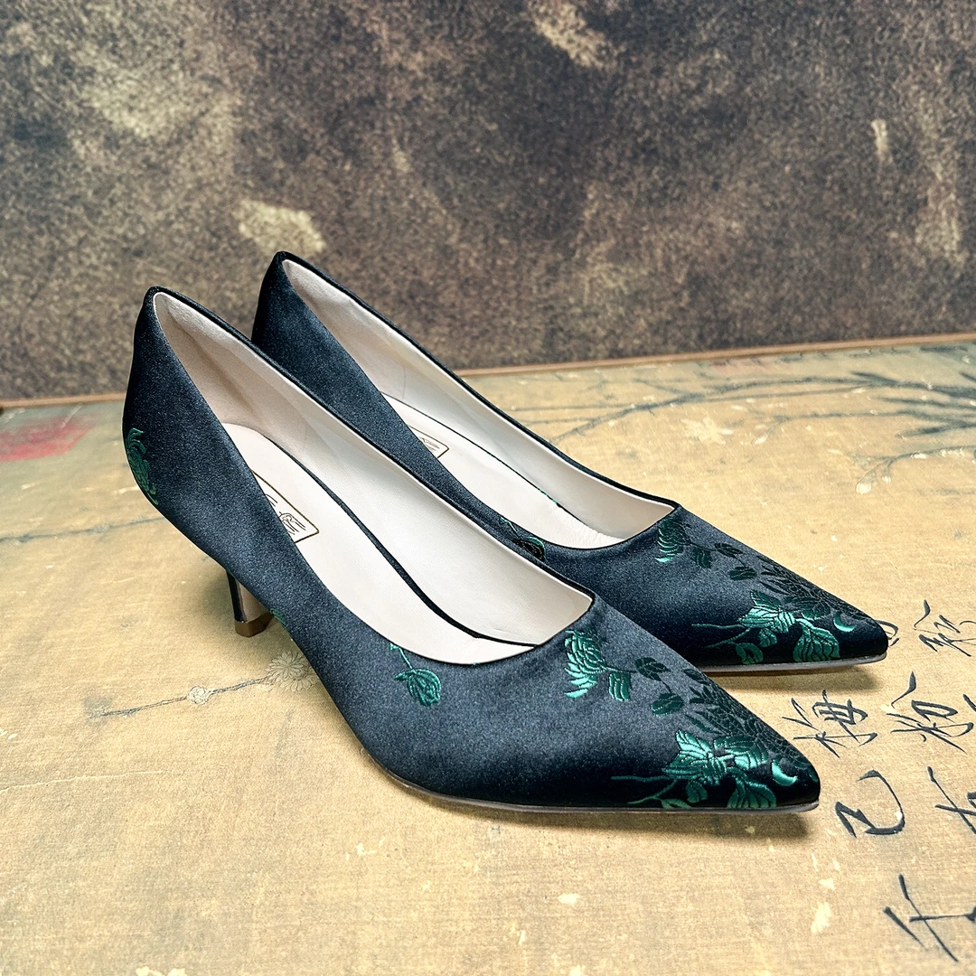 枫林婉](雾隐青峰)气质尖头复古气息高跟女鞋舒适百搭