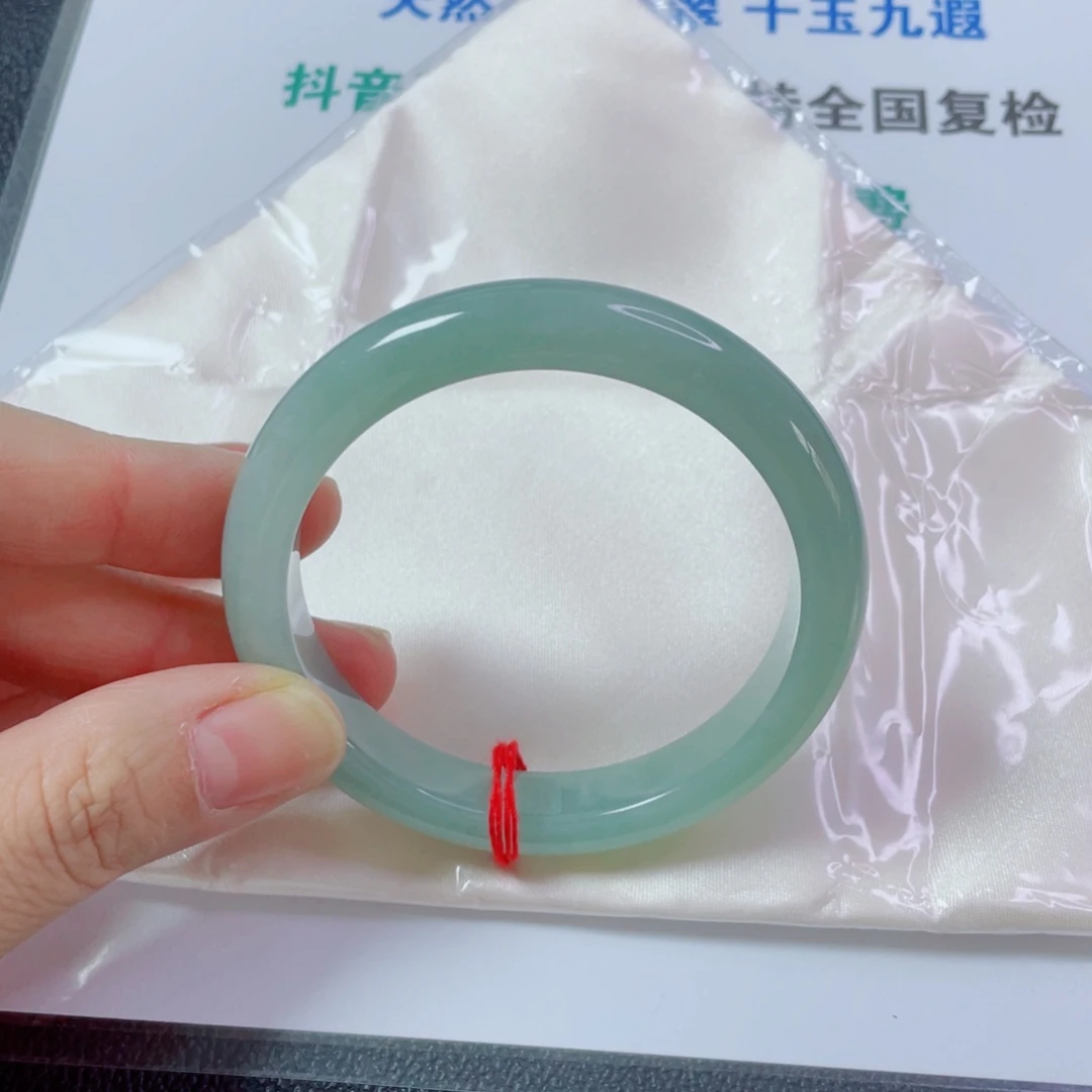 月****翡翠未镶嵌手镯天然