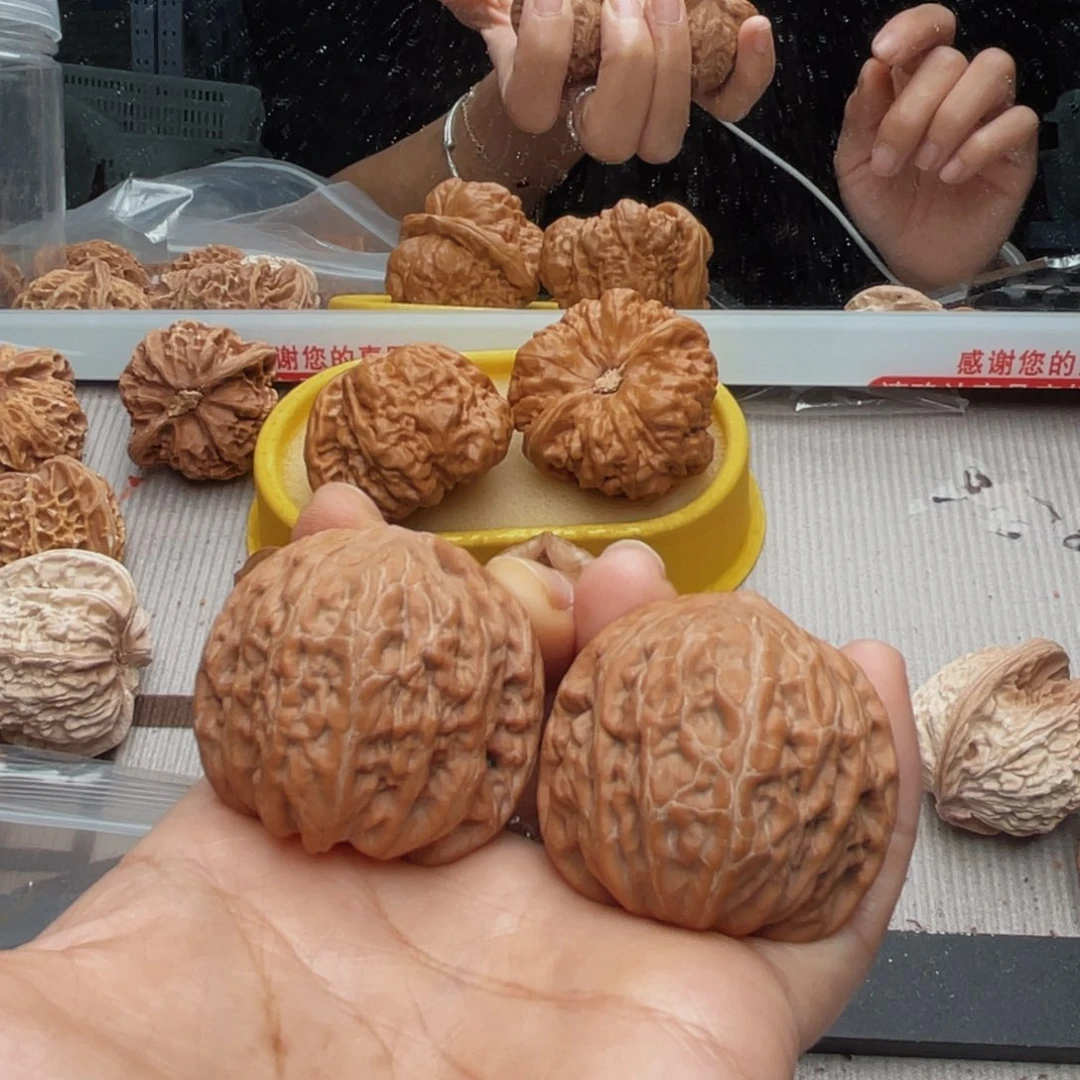 平****?40铁锤是你给我们发信息