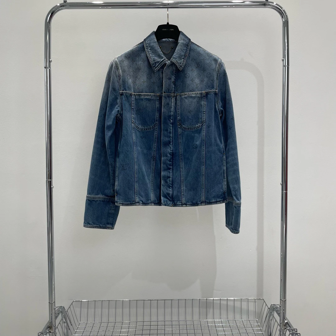 99新 LouisVuitton/路易威登 亚洲限定渐变外套尺码44 yy00340