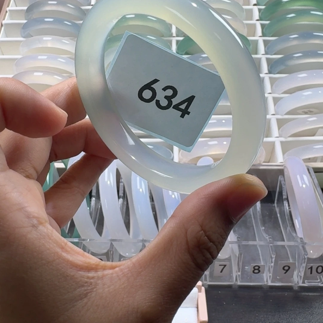 魅***妍玛瑙/玉髓手镯未镶嵌634