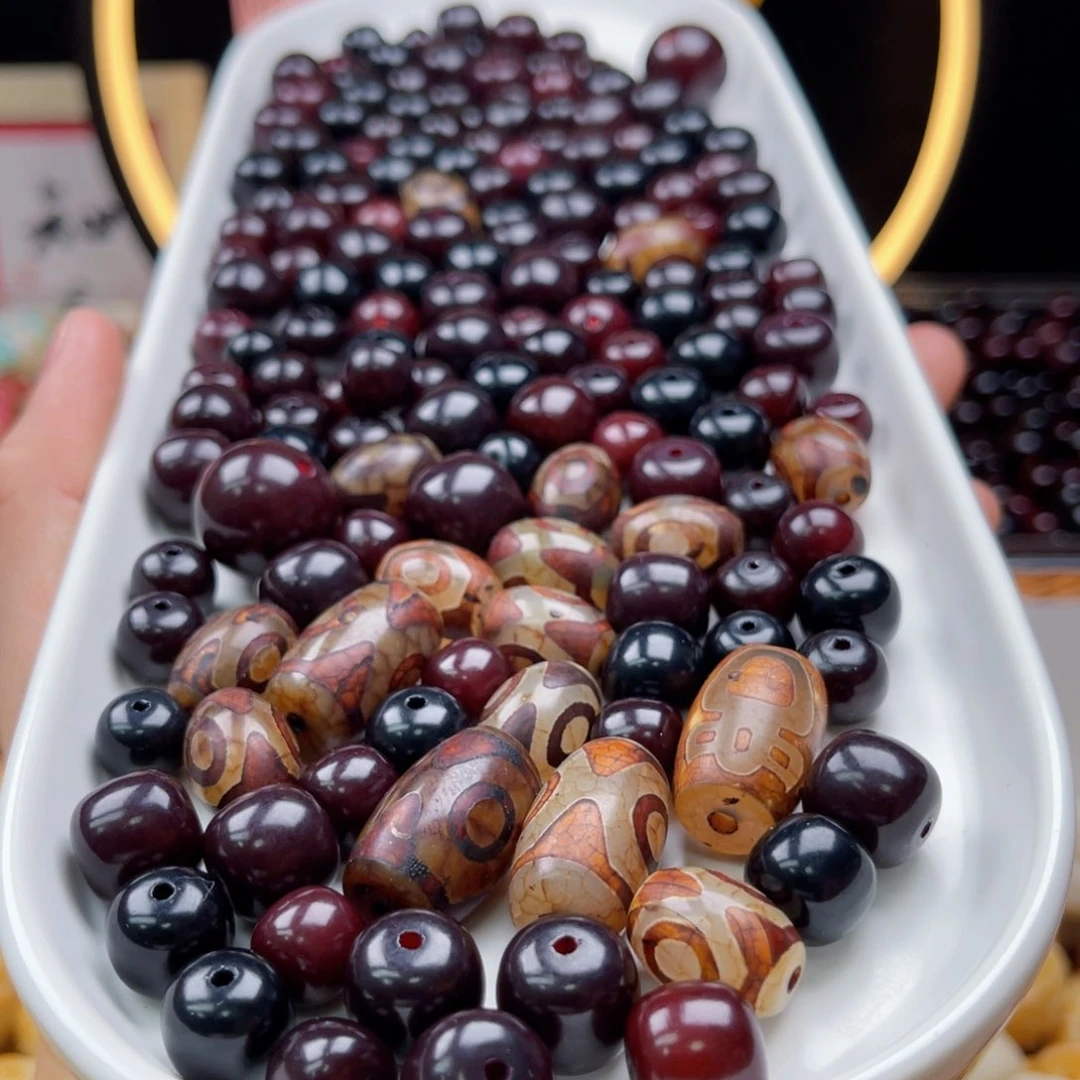 吊坠白玉菩提z10-13mm/360颗混珠+5颗三眼天珠瑕