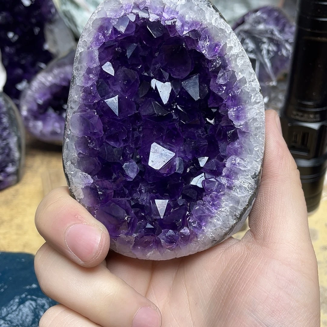 紫晶未镶嵌大型摆件（非配饰）