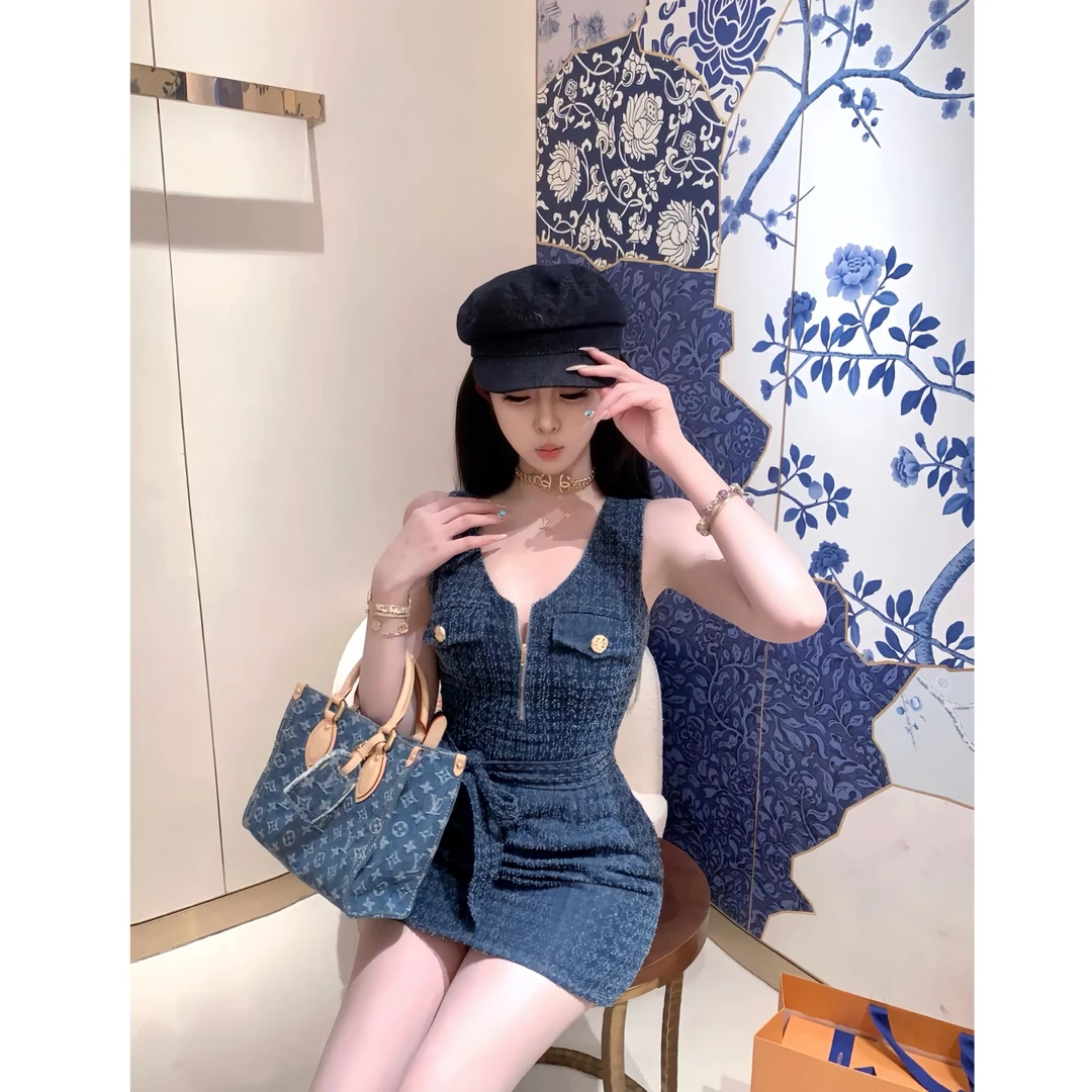 查尔斯蓝 夏季新款纯欲风财阀千金设计感气质性感时尚小香连衣裙