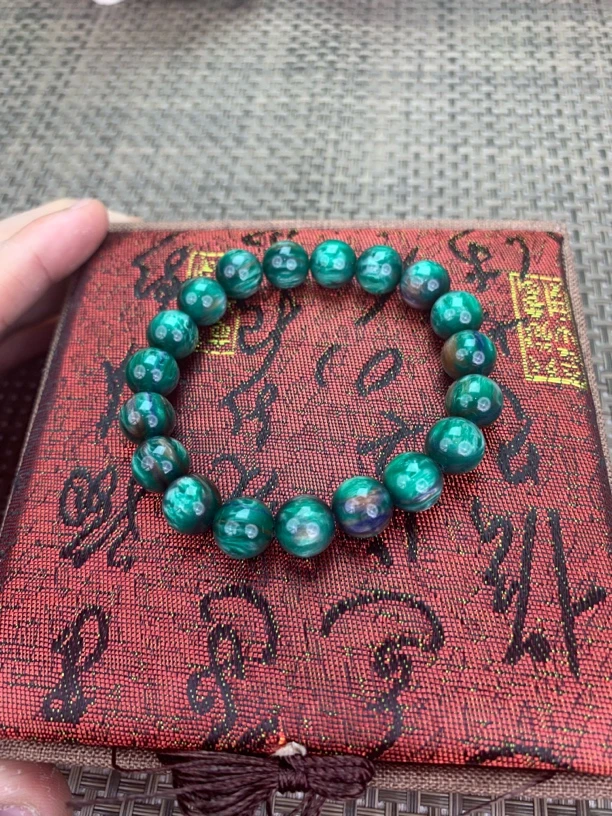 212 翠绿青峦手串无礼盒