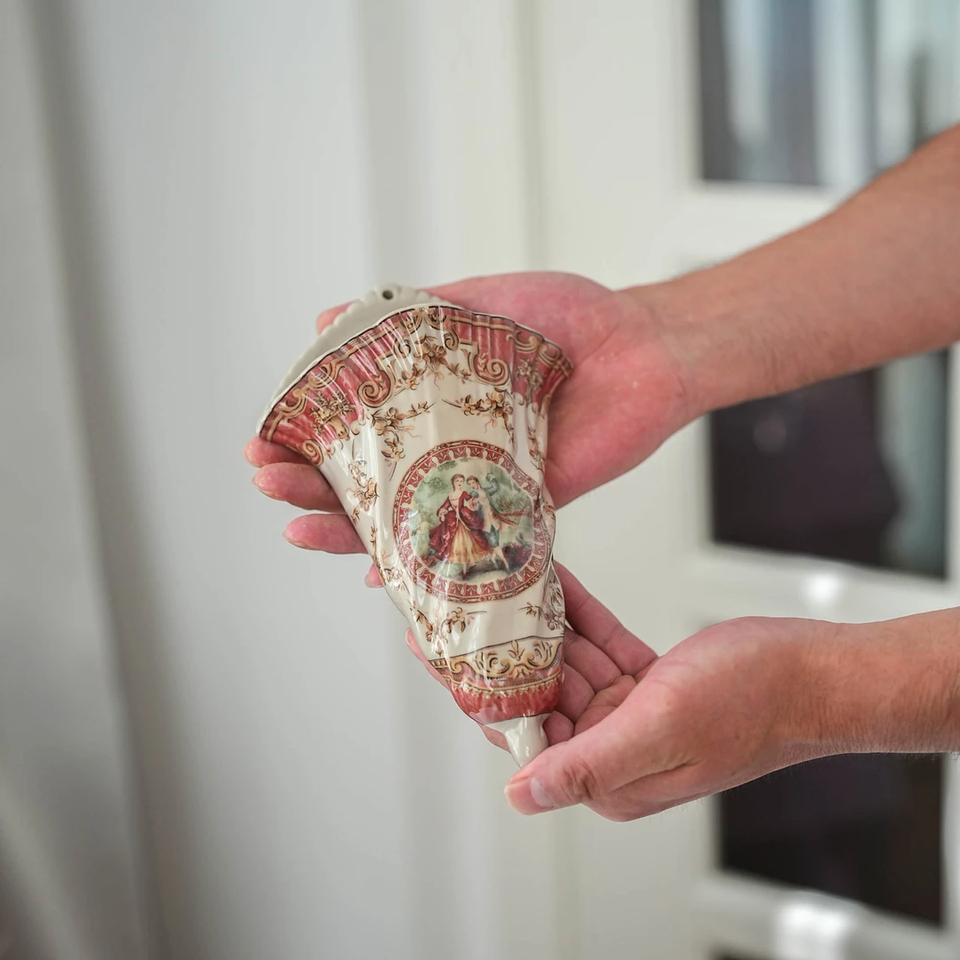 【奇居腾飞】西洋中古瓷器 粉色壁饰花瓶花插#H0017