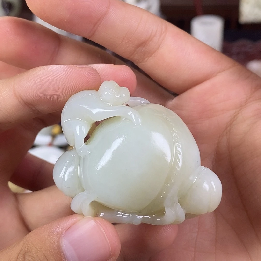 和田玉未镶嵌把件