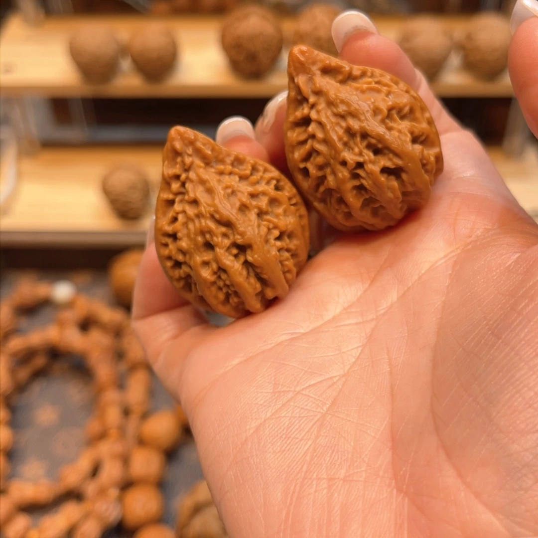 文玩核桃把件蚂蚁上树