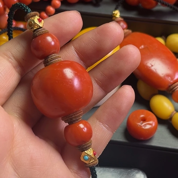 颈饰琉璃一**时琉璃…………..