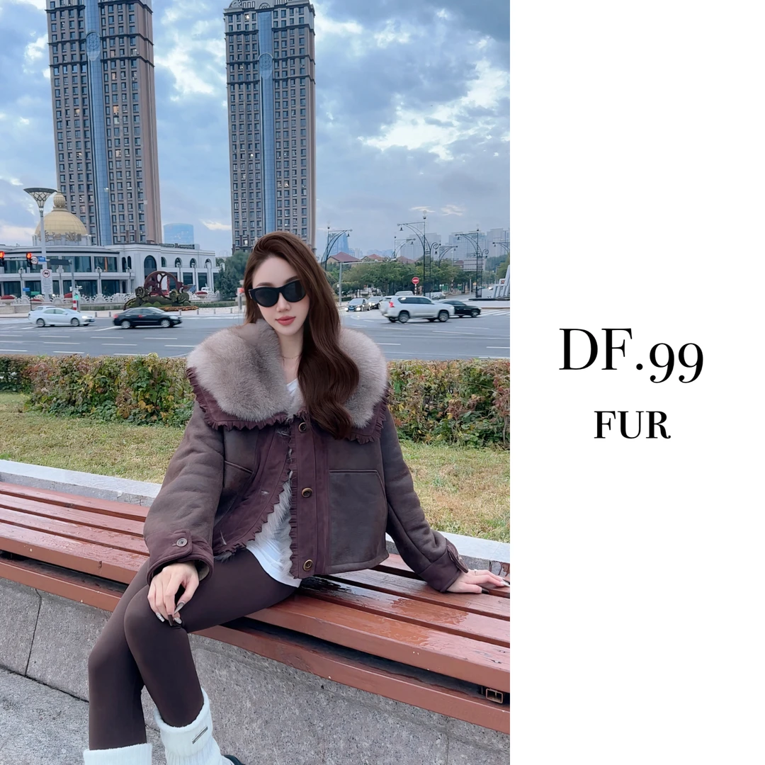 静静.DF轻奢 | 复古版型显瘦大毛领秋冬皮毛一体皮草外套女-575