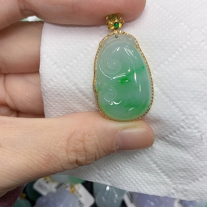 颈饰18K金镶嵌翡翠12356789999