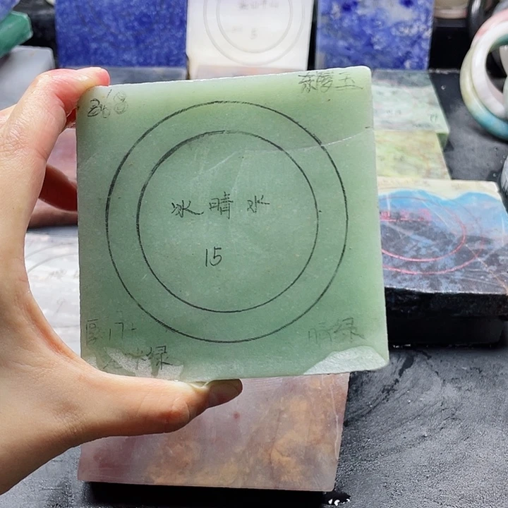 石英质玉未镶嵌手镯定制