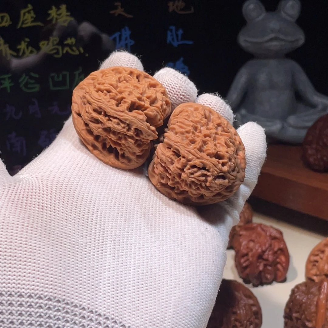 文玩核桃把件南疆石.39.37,5117