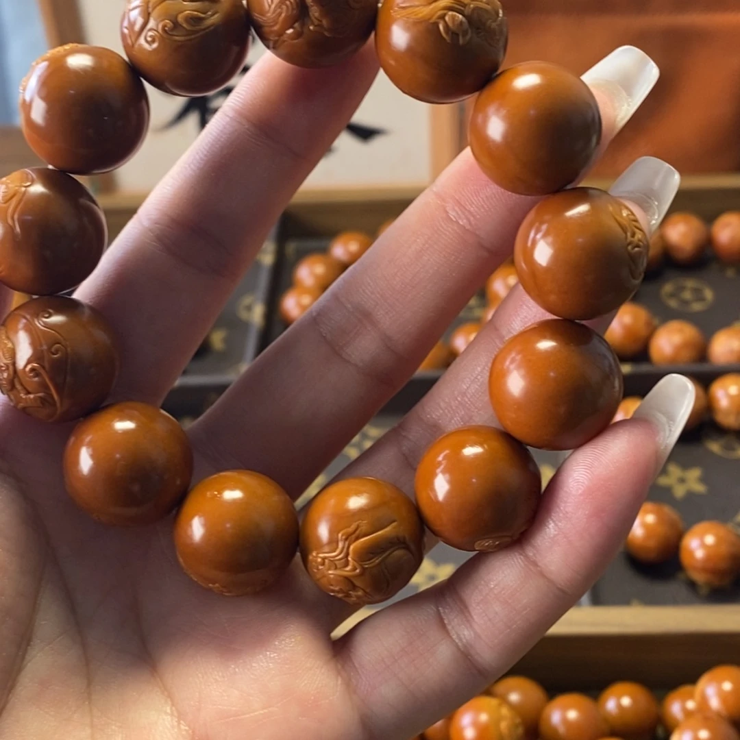 长***水吊坠橄榄核1.78美女