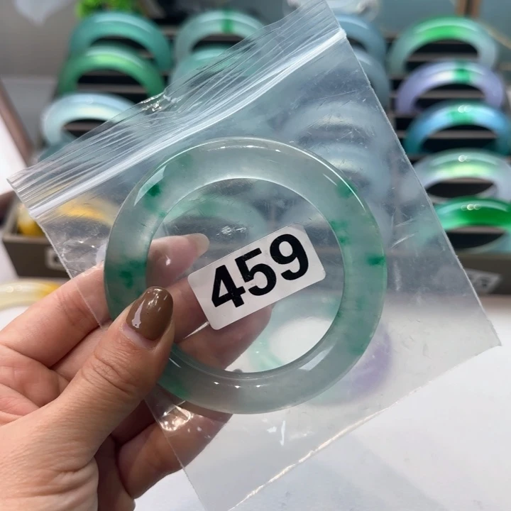 玉c****a时尚飘花手镯459