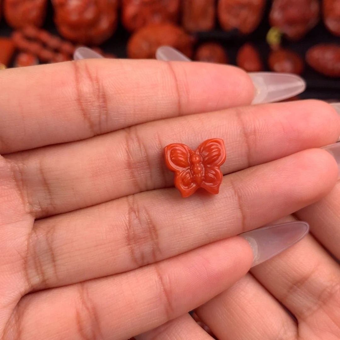 南红玛瑙精工雕刻蝴蝶未镶嵌