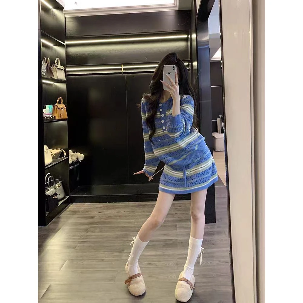 2025新款爆款高级感减龄条纹针织包臀裙两件套