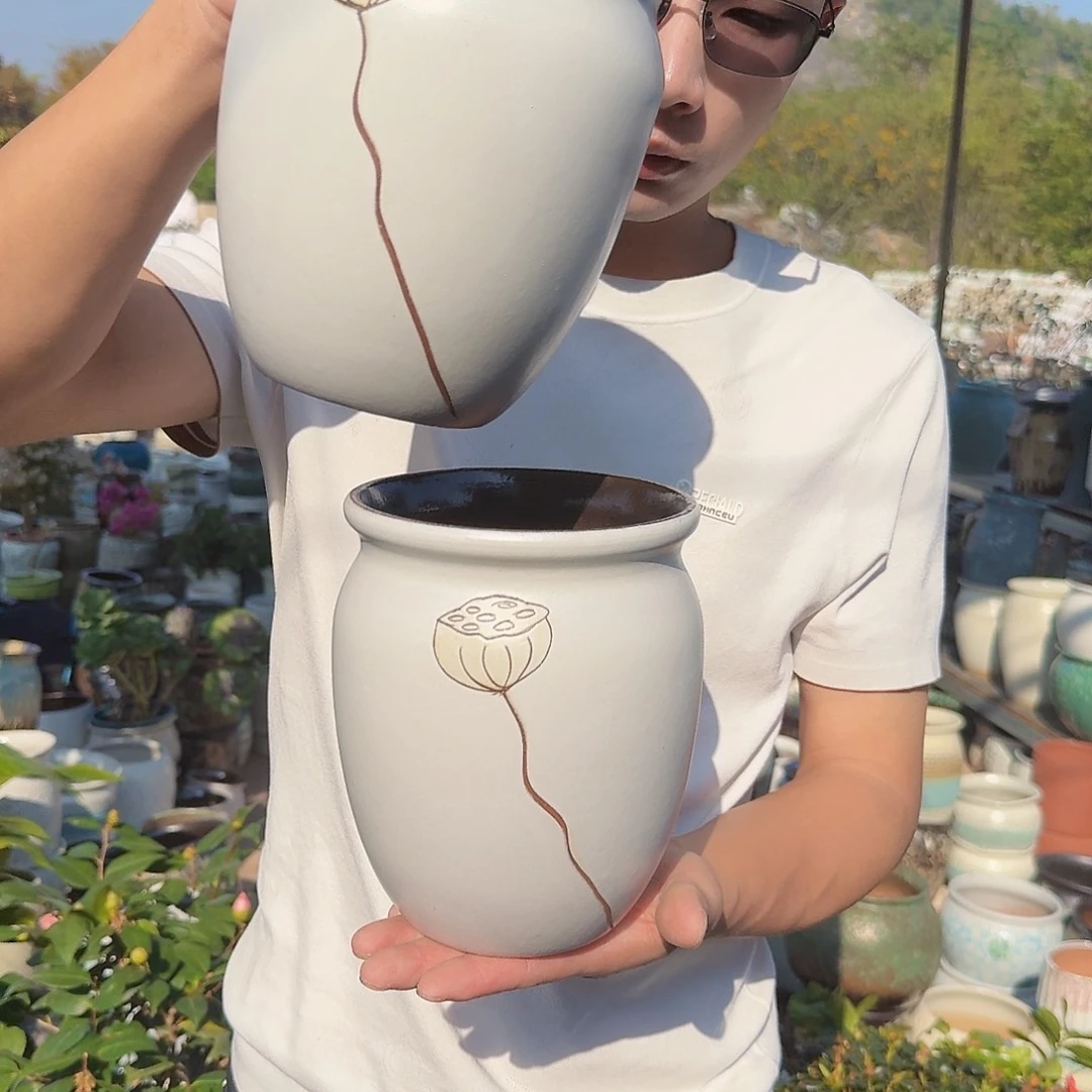 紫砂花盆口15高18（两个莲子刻绘白色老庄