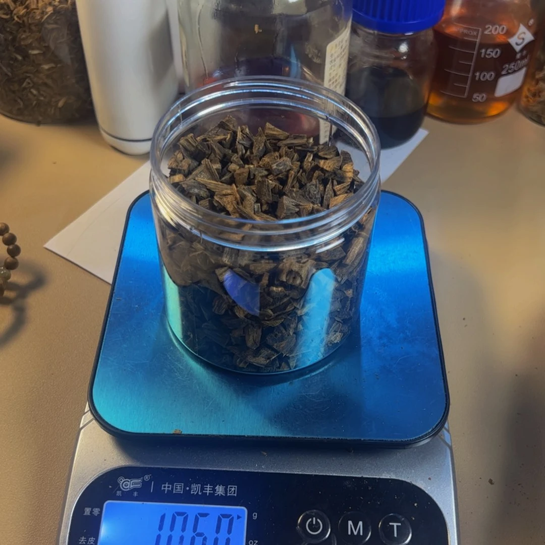 沉香沉香碎屑绿棋楠透顶绿碎料106克