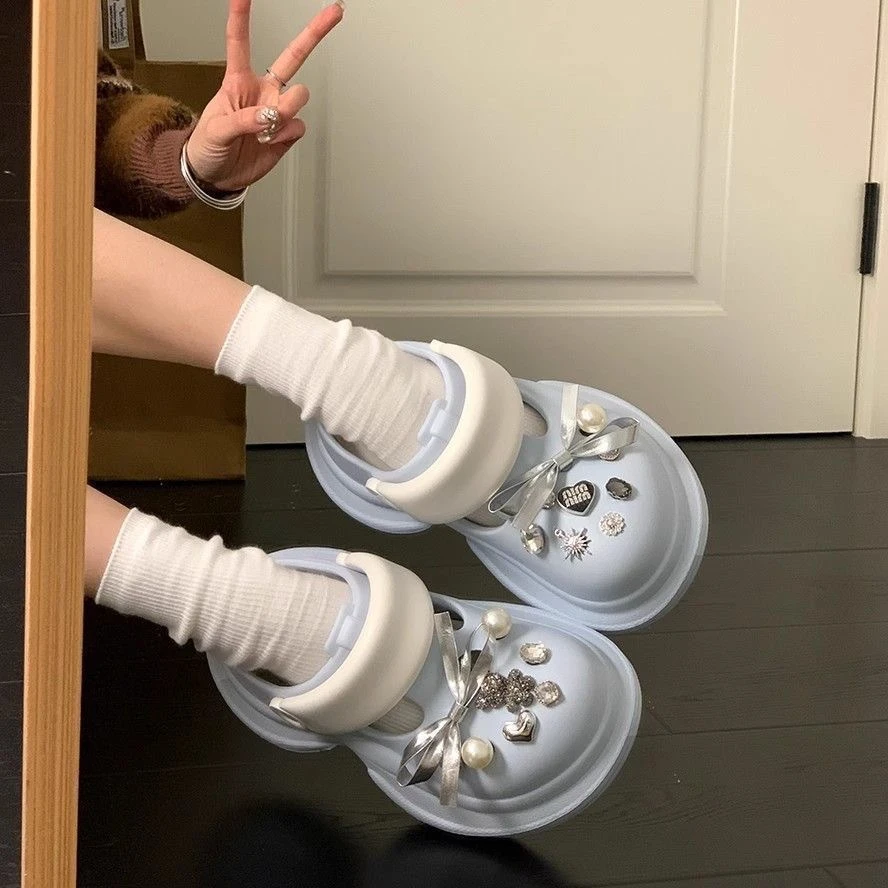 春夏新品简约沙滩鞋双色外穿洞洞鞋女士厚底凉拖鞋女一字拖女凉鞋