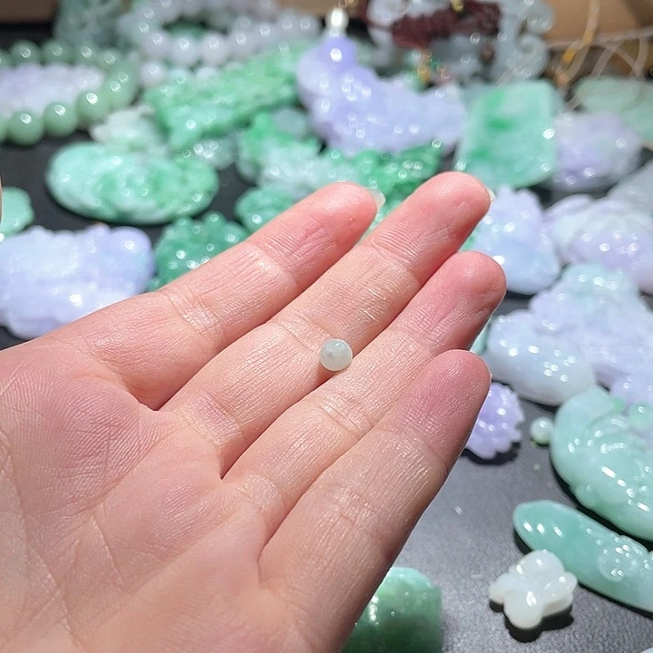 翡翠未镶嵌颈饰幸*鹅天