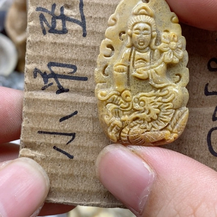 硅化珊瑚（珊瑚玉）未镶嵌颈饰小*