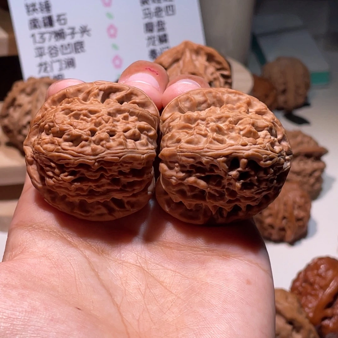 呱***呱吊坠文玩核桃39 39 三角白 3755