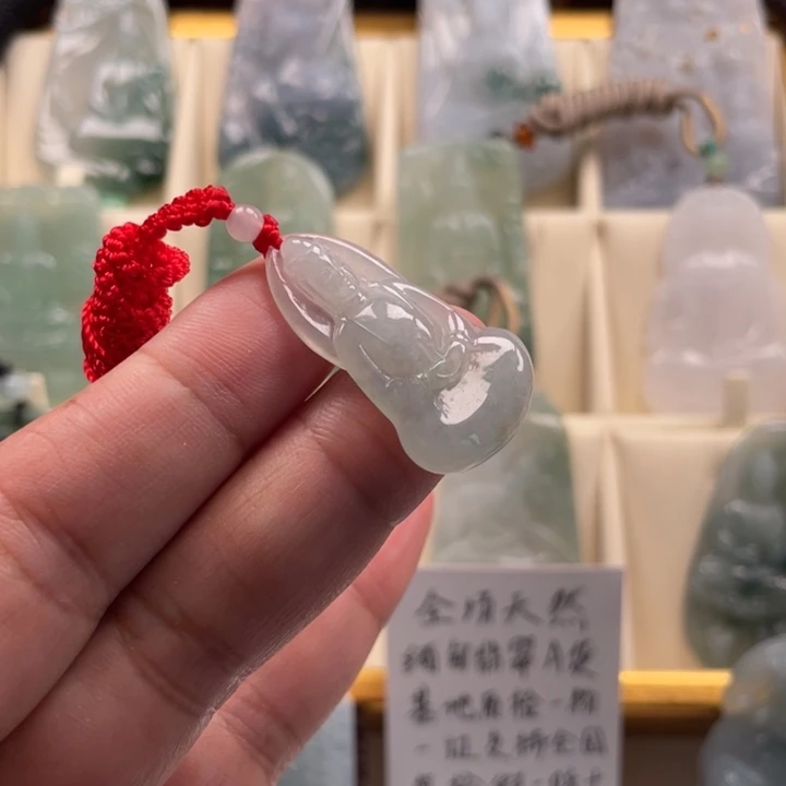 颈饰未镶嵌翡翠玉