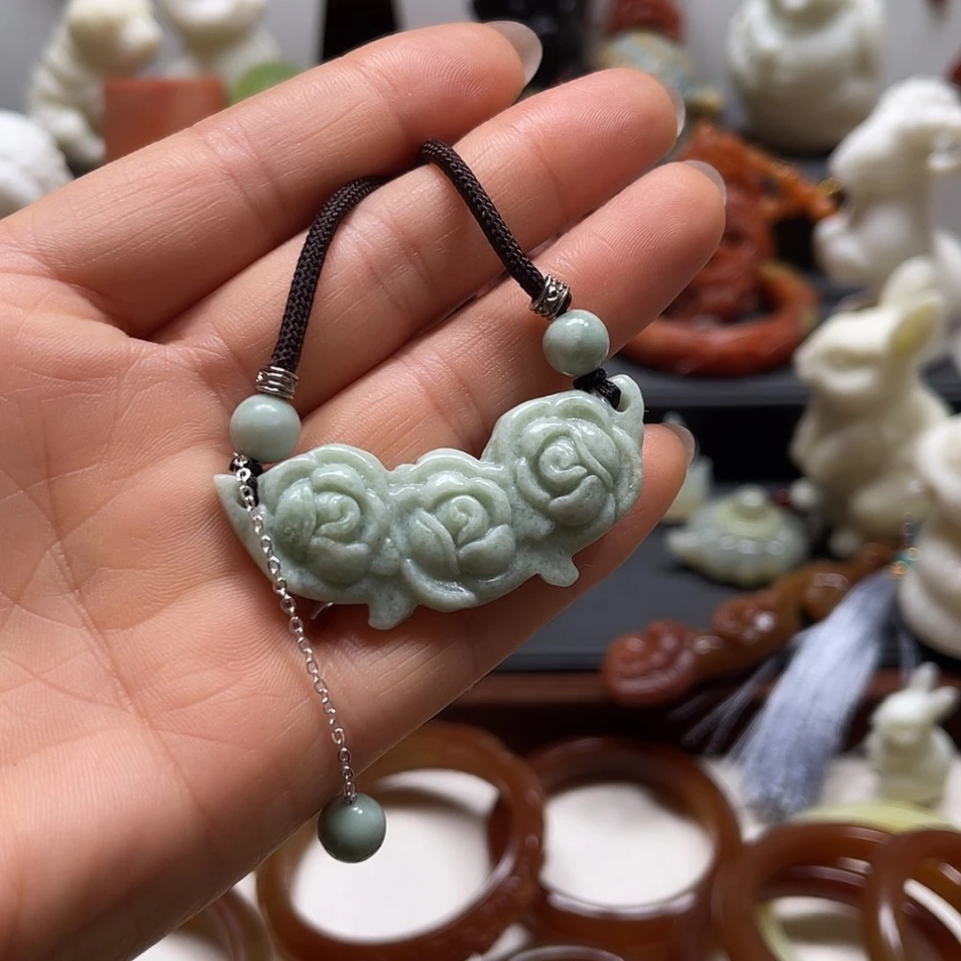 蛇纹石玉吊坠发一个未镶嵌