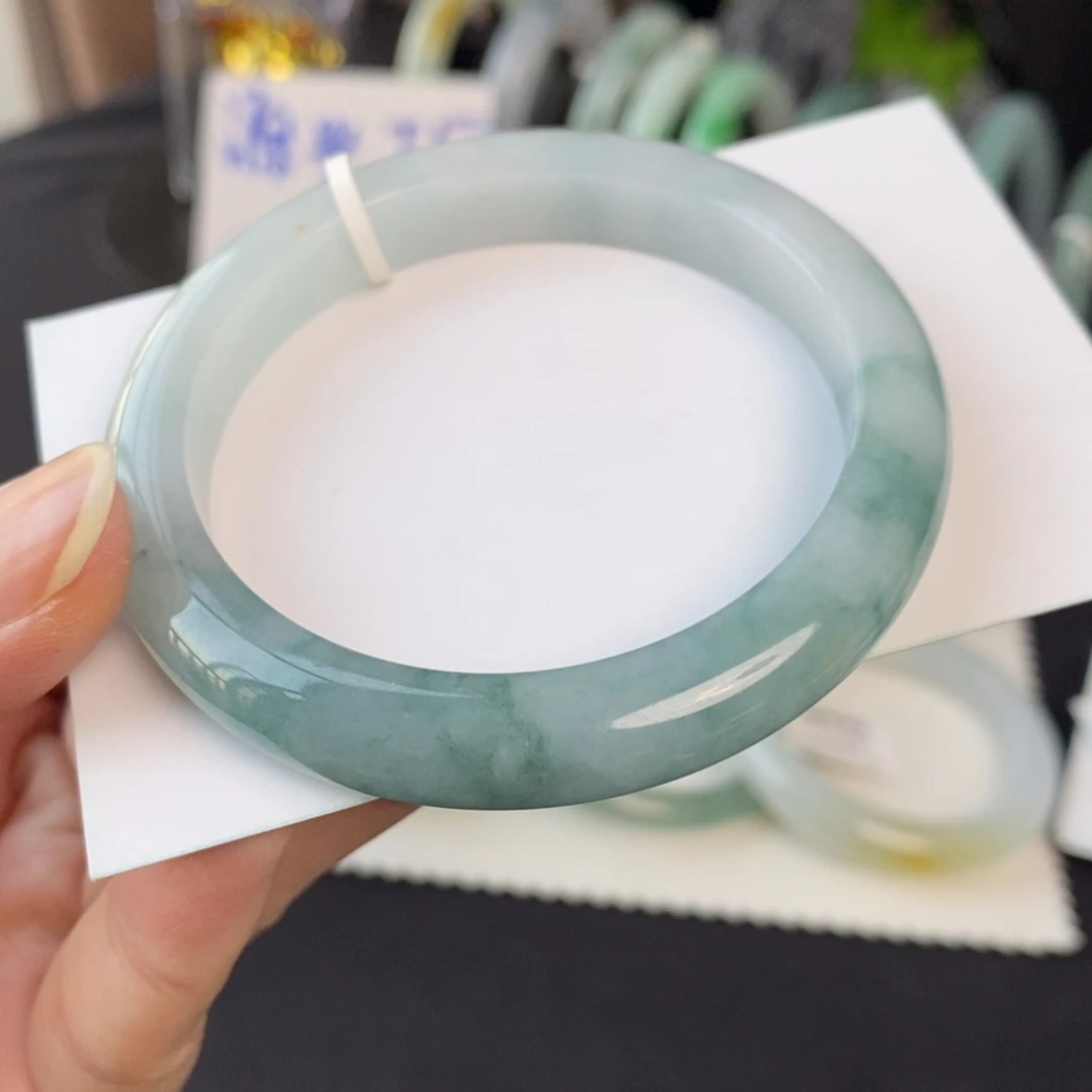 翡翠未镶嵌手镯飘花53.5