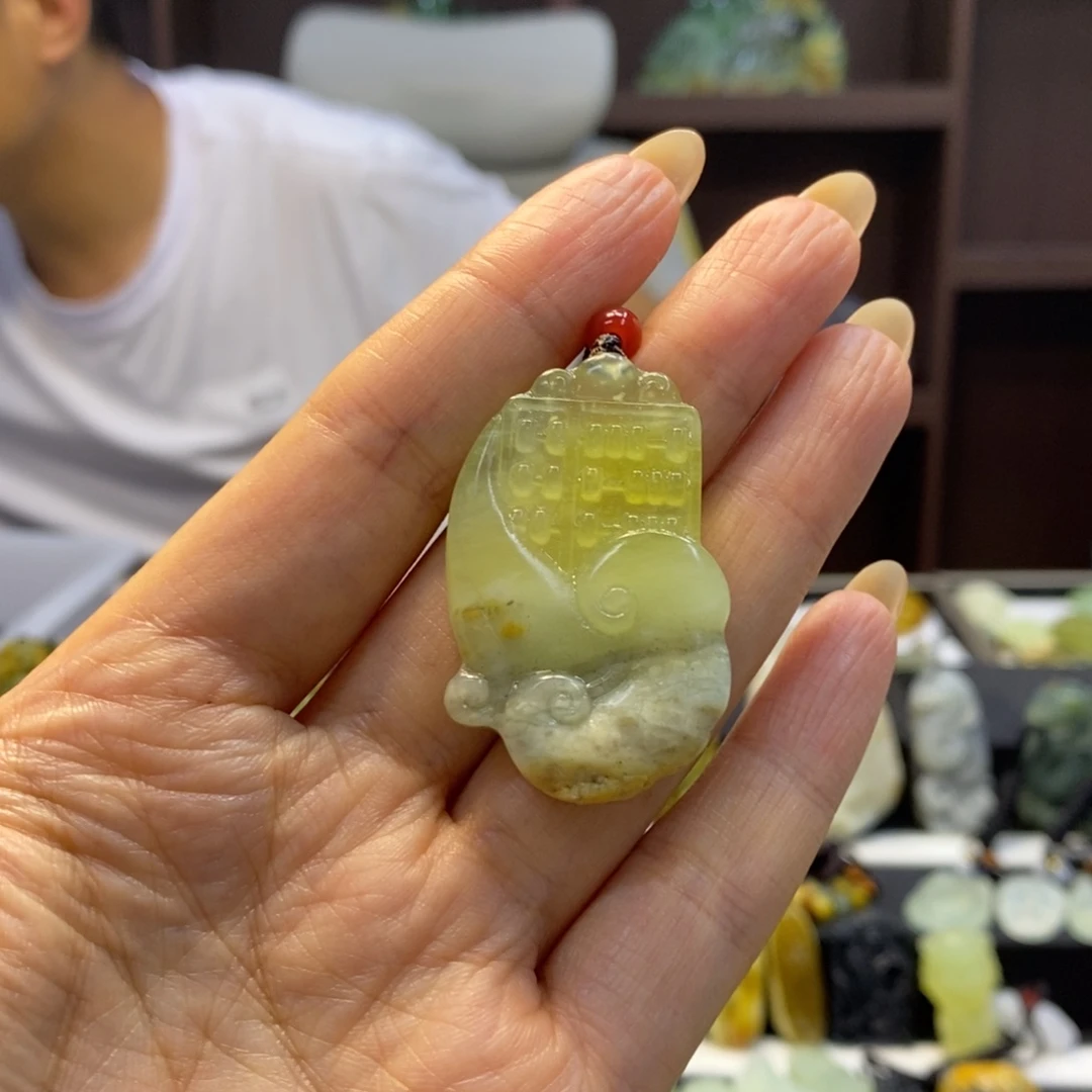 未镶嵌蛇纹石玉颈饰