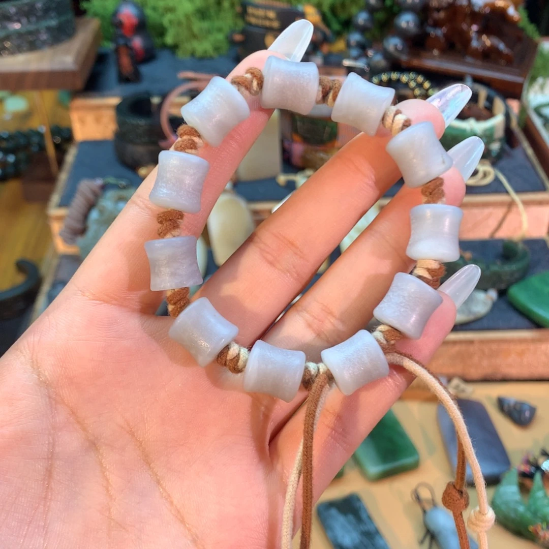 和田玉（糖玉）未镶嵌挂件