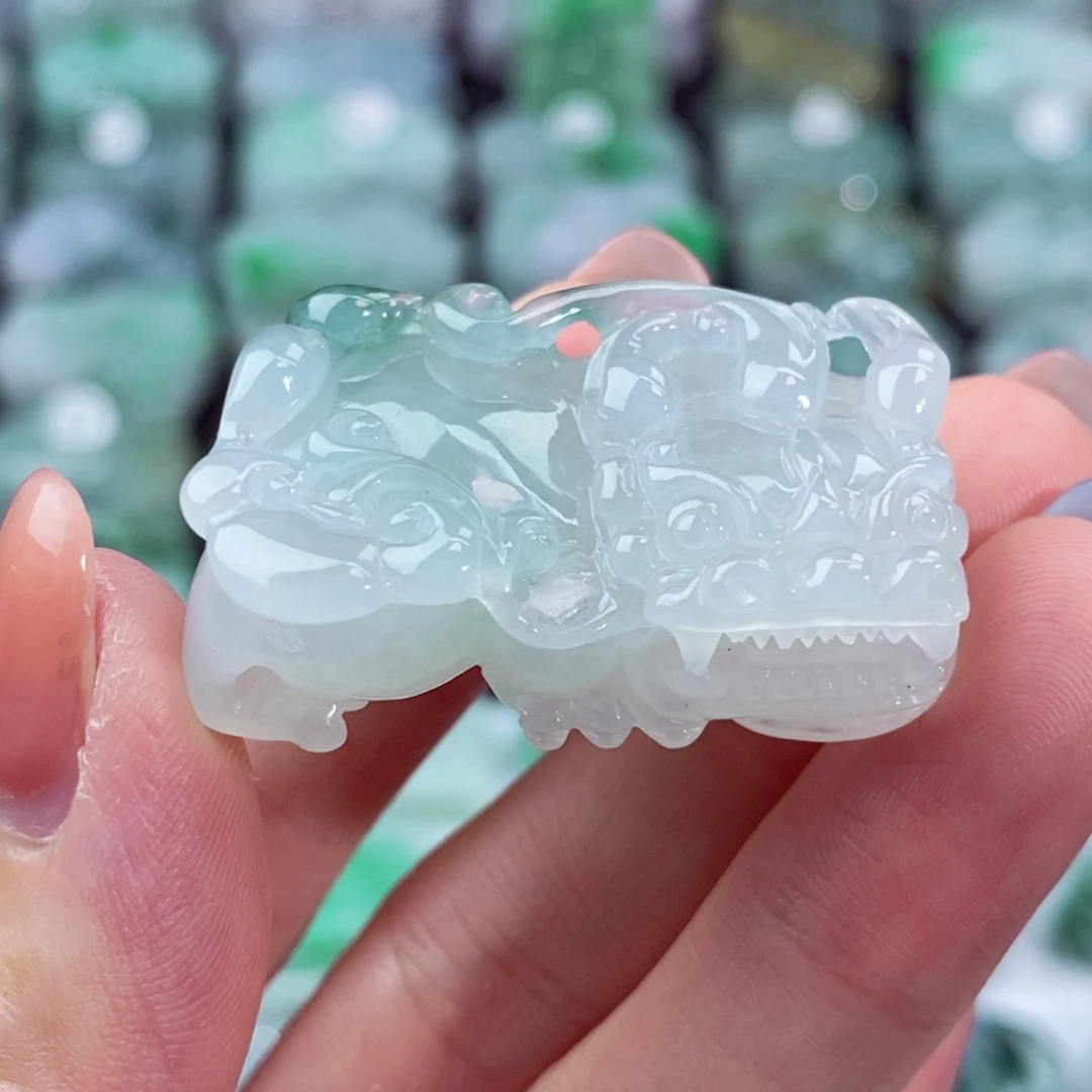 颈饰未镶嵌翡翠天然