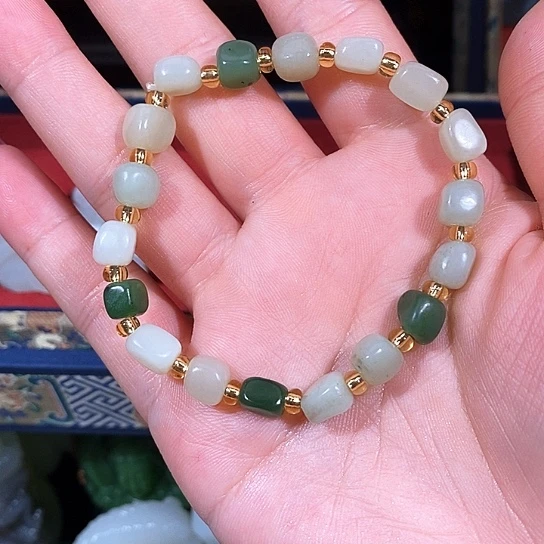 和田玉挂件未镶嵌有**人